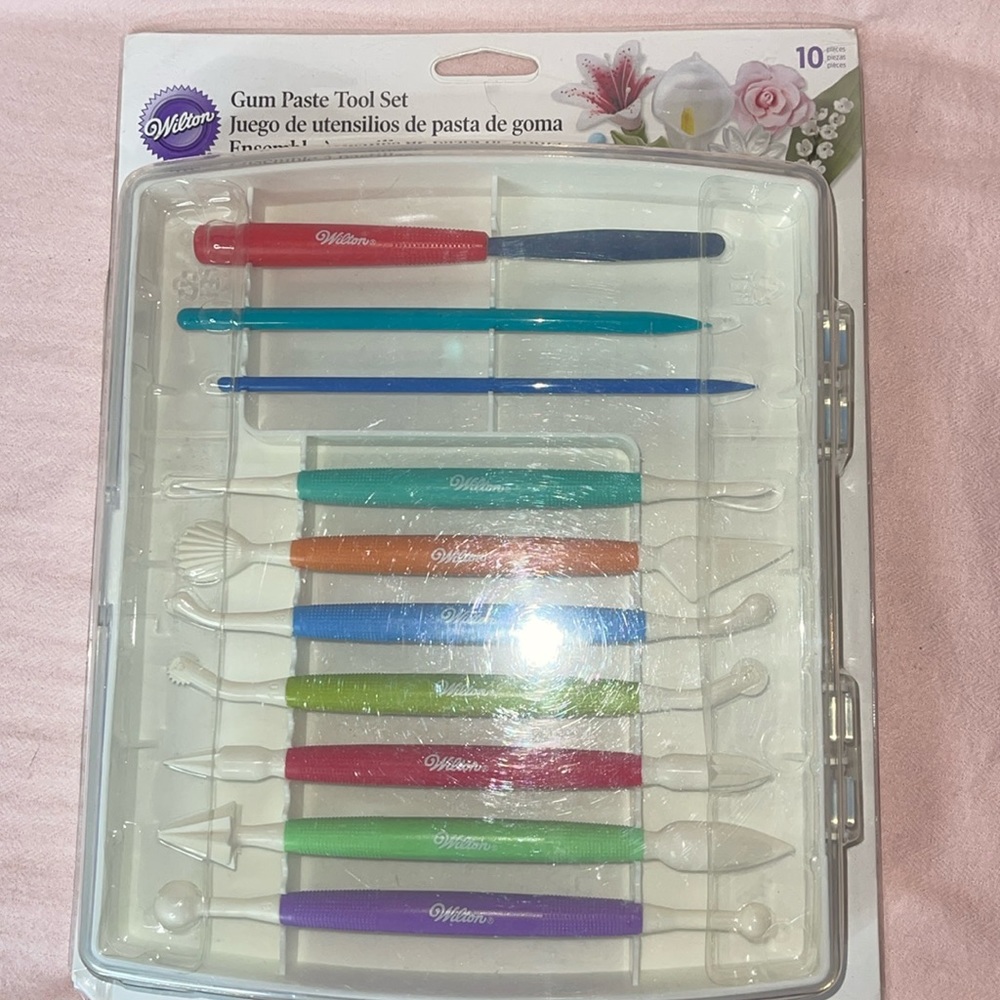 Wilton 10 piece Gum Paste Tool Set-NIB
